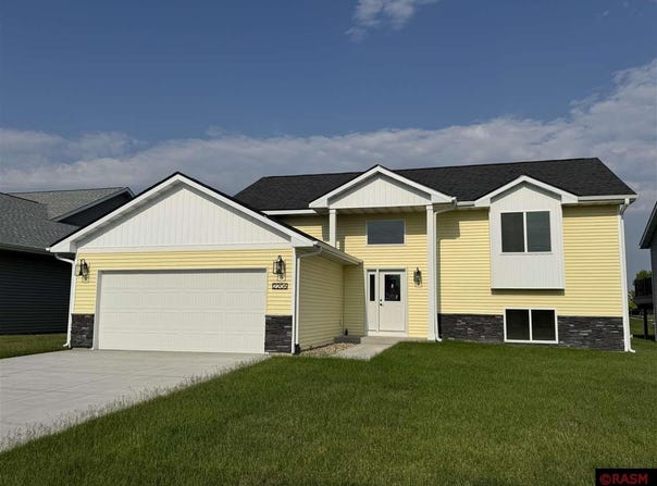 2206 Anchorage Drive, North Mankato, MN 56003