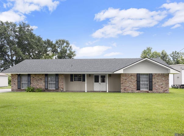 12152 Oakline Acres, St Amant, LA 70774