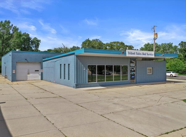 13196 W National Ave, New Berlin, WI 53151