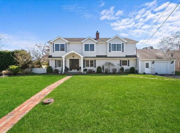 134 Dartmouth Road, Massapequa, NY 11758