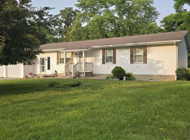 400 Old Broughton Road, Eldorado, IL 62930-3539