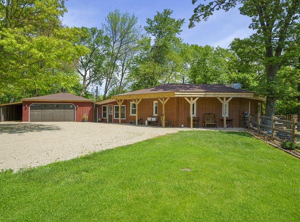 4444 E 1553rd Road, Earlville, IL 60518
