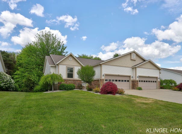 926 N SANDALWOOD CIRCLE, MUSKEGON, MI 49441