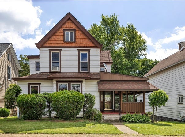 54 First St, Irwin, PA 15642
