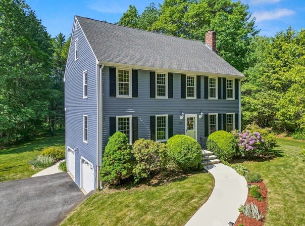 1005 Forest St, North Andover, MA 01845