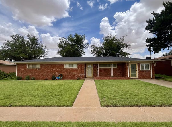 1214 E Buckley Street, Brownfield, TX 79316