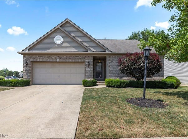 1098 Molland Drive, Brunswick, OH 44212