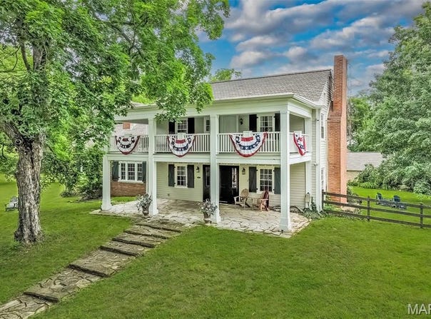 2041 Desloge Estates Drive, Villa Ridge, MO 63089