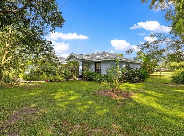8221 SE 126TH PLACE, BELLEVIEW, FL 34420