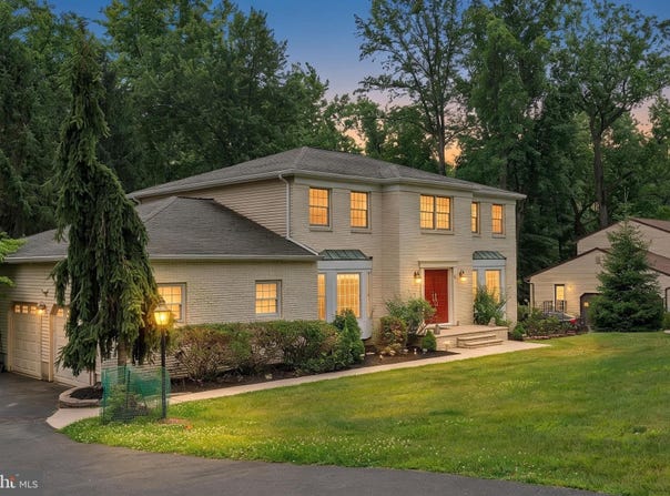 23 WILLIS Drive, EWING, NJ 08628