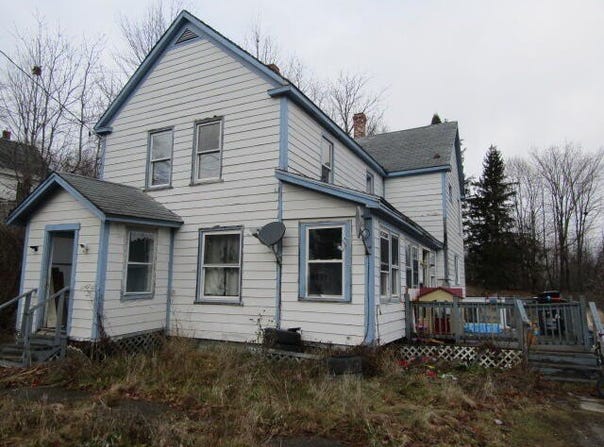 15 Green Street, Houlton, ME 04730