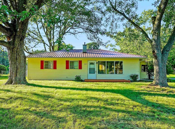 209 Ra Mar Drive, Warsaw, IN 46580