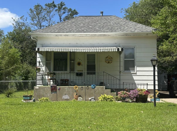721 Beach Ave SE, Huron, SD 57350
