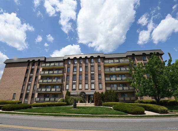175 Maple Avenue, Westbury, NY 11590