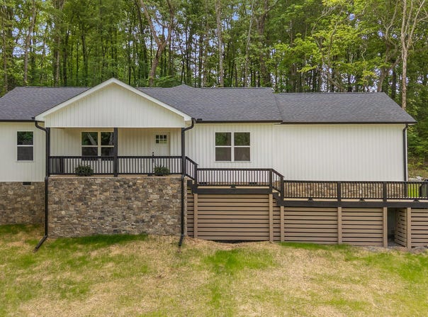 208 Treeline Drive, Dunlap, TN 37327