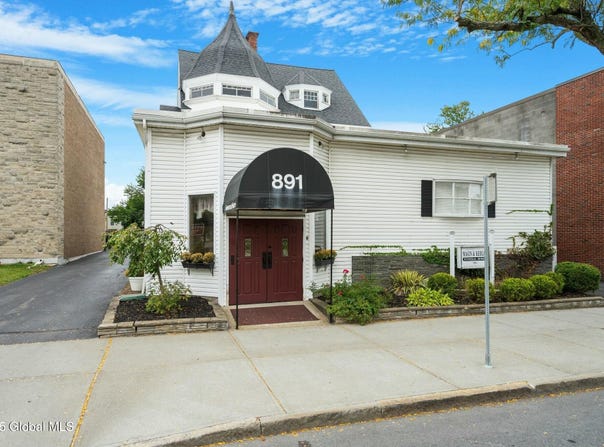 891 Madison Avenue, Albany, NY 12208