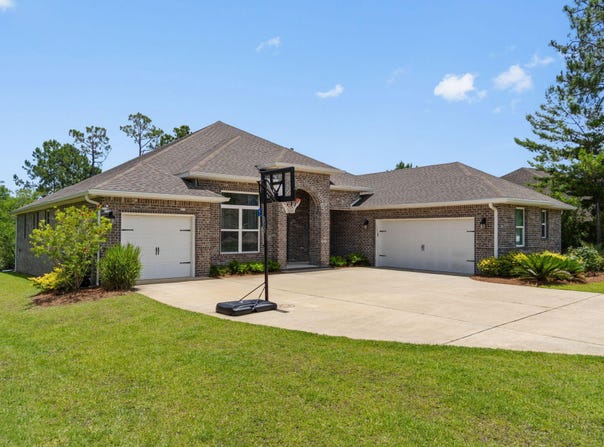 370 Mango Lane, Freeport, FL 32439