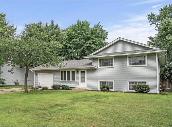 10632 Arrowhead Street NW, Coon Rapids, MN 55433