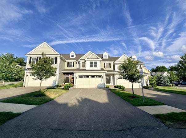 99 Brookview Rd, Franklin, MA 02038