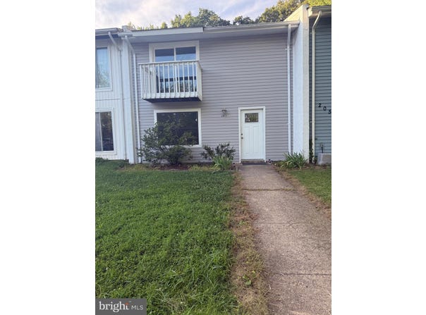 203 N COTTAGE ROAD, STERLING, VA 20164