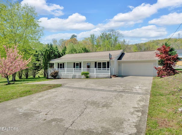 718 Ridgeview Drive, Clinton, TN 37716