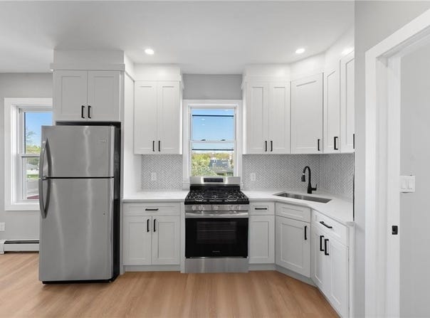 735 Broadway, Pawtucket, RI 02861