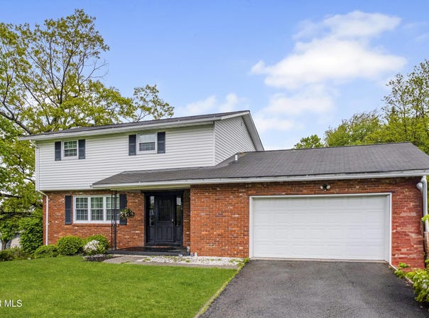 829 Ashcroft Avenue, Cresson, PA 16630