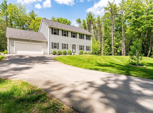 84 Osprey Lane, Lee, NH 03861