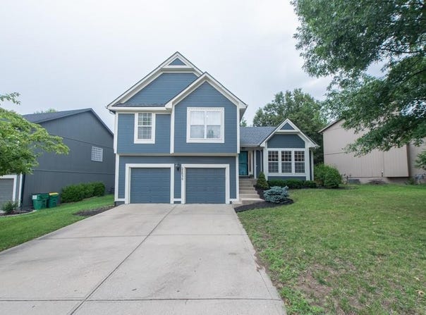 22030 W 51st Terrace, Shawnee, KS 66226