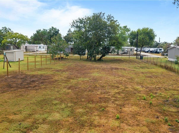 Cedar Street lot: 1, Edna, TX 77957