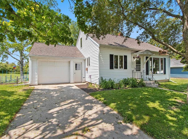 1317 DIVISION Street, ALGOMA, WI 54201