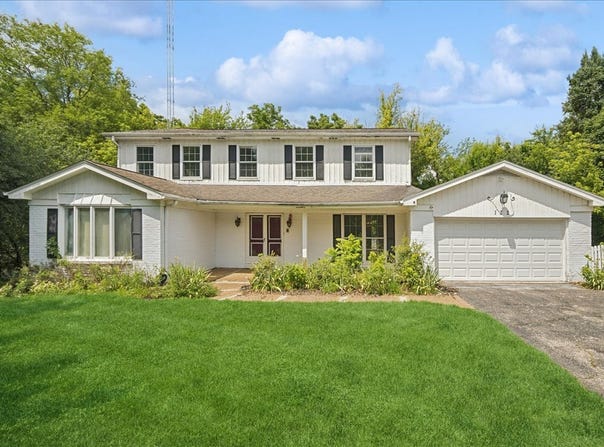 132 Wagon Wheel Lane, Barrington, IL 60010