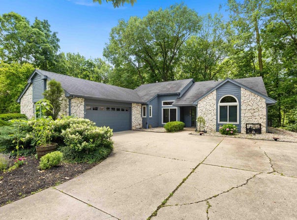 2812 Cliffwood Lane, Fort Wayne, IN 46825
