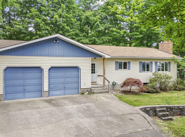 4761 Bartlett, Williamsburg, MI 49690