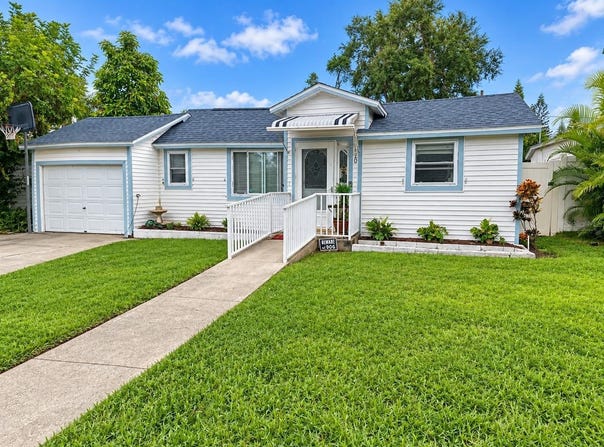 520 14TH Avenue NW, LARGO, FL 33770