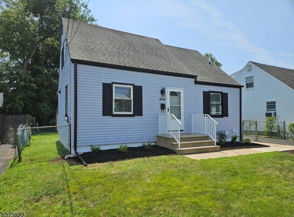 404 Edgeworth St, Middlesex Boro, NJ 08846-2043