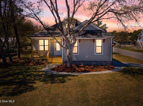 141 NE 39th Street, Oak Island, NC 28465