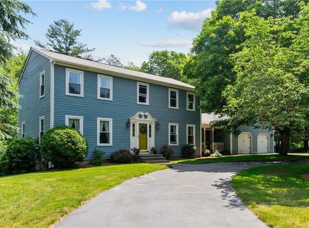 394 Maureen Circle, Burrillville, RI 02839