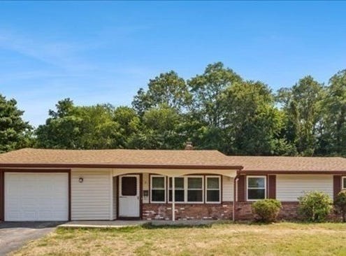 9 Massachusetts Ave, Brockton, MA 02302