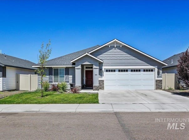 6946 W Grand Rapids Dr, Meridian, ID 83646-1585