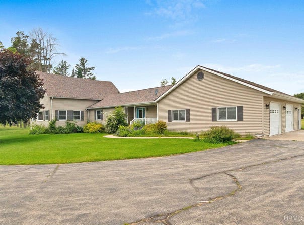 N2289 State Highway M-35, Menominee, MI 49858