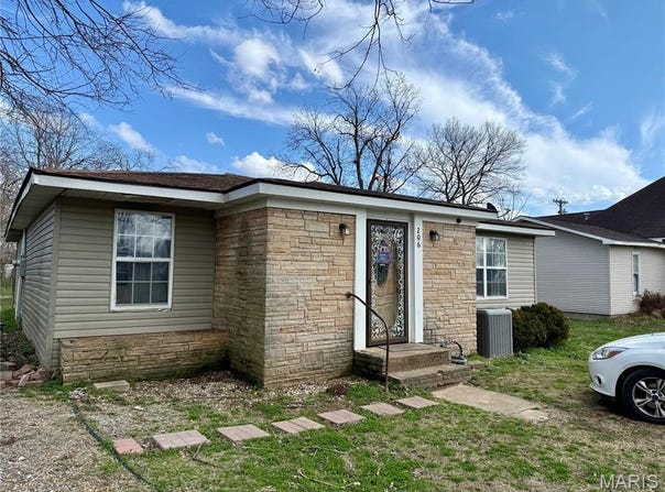 206 S Lyons Avenue, Naylor, MO 63953