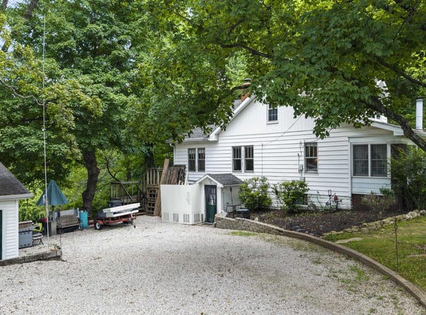 5900 Newburgh Road, Evansville, IN 47715