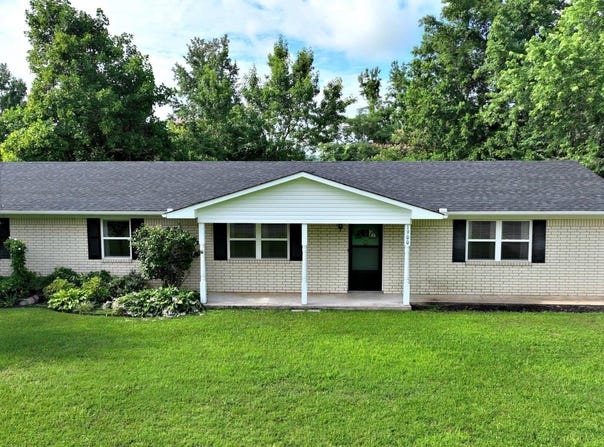 1900 Church Avenue, Mena, AR 71953