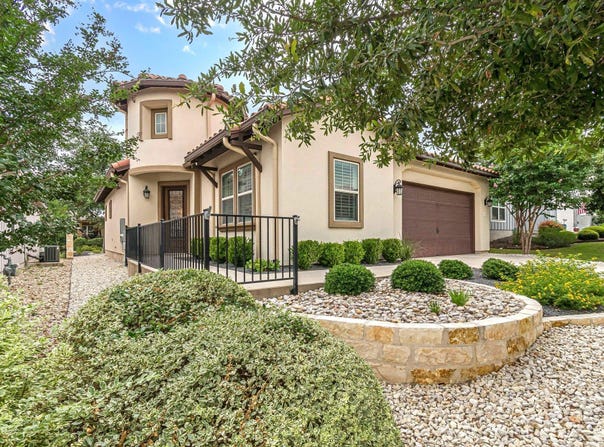 213 Sowing Oak DR, San Marcos, TX 78666