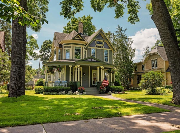213 Sixth Street, Traverse City, MI 49684