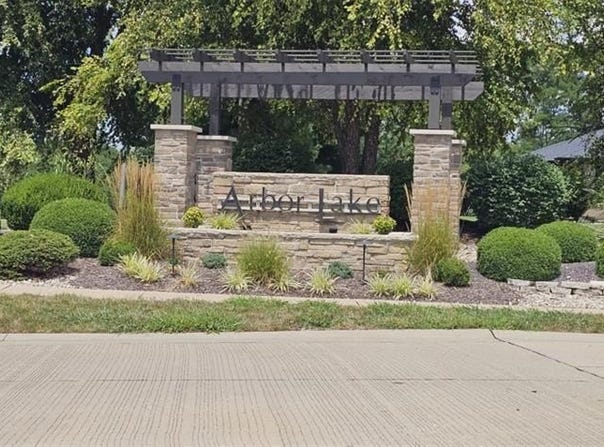 3609 S Arbor Lake Drive, Edwardsville, IL 62025
