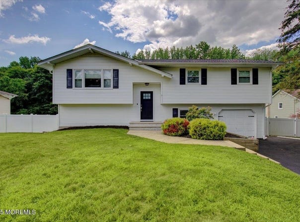 9 Hillside Terrace, Morganville, NJ 07751