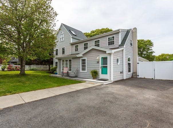 28 Winona Ave, Fairhaven, MA 02719
