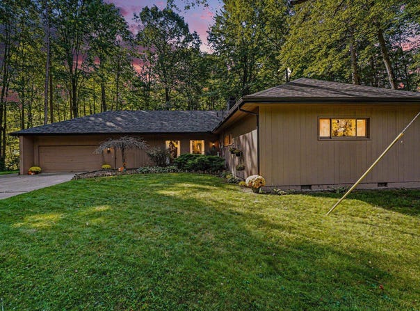 547 W Peterson Drive, Sanford, MI 48657